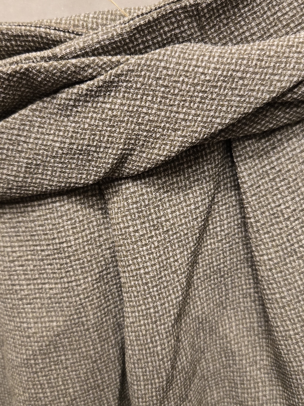 Giorgio Armani High-Waist Textured Wrap Skirt in Light Gray - Picture 6 of 10